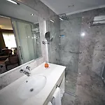 Hotel The Elegant