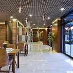 Hotel The Elegant