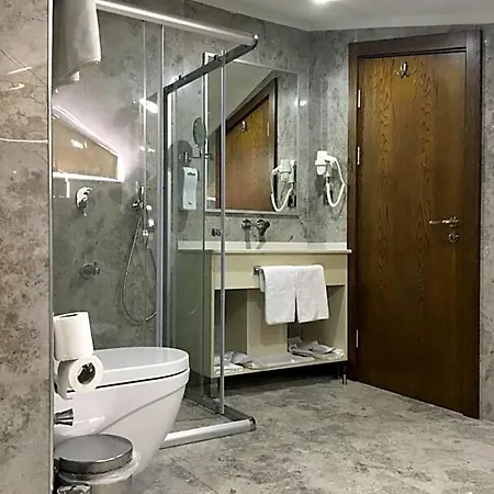 Otel The Elegant