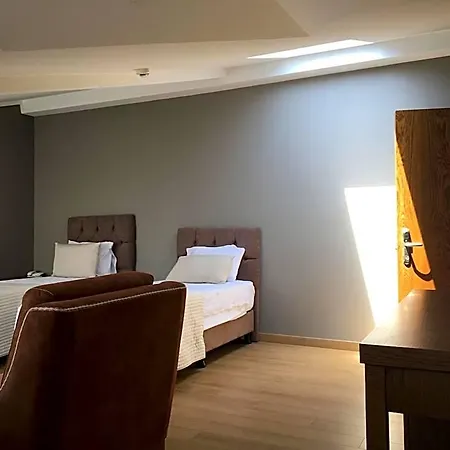 The Elegant Otel