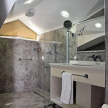 The Elegant Hotel