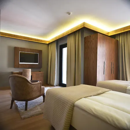 The Elegant Отель 4*