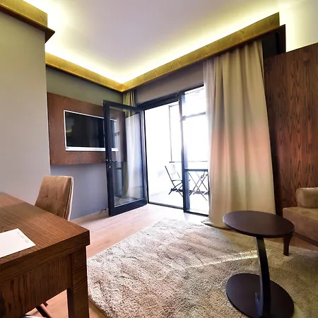 The Elegant Отель 4*