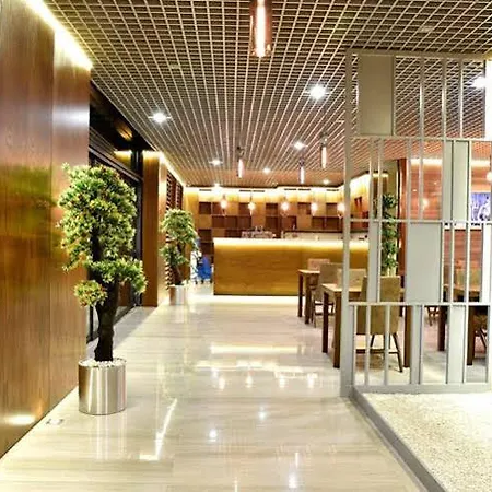 The Elegant Отель 4*