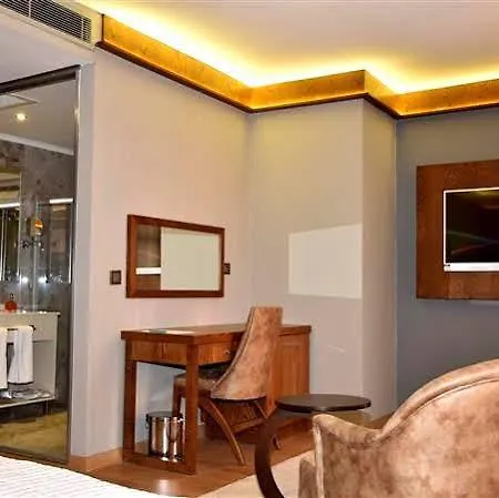 The Elegant Отель 4*