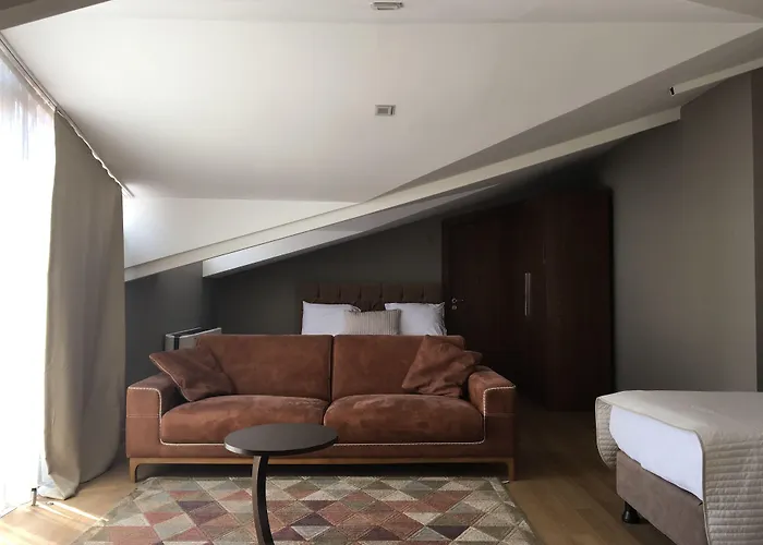 The Elegant Hotel 4*