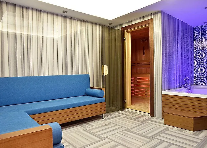 The Elegant Hotel 4*