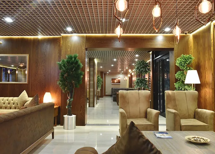 Hotel The Elegant 4*