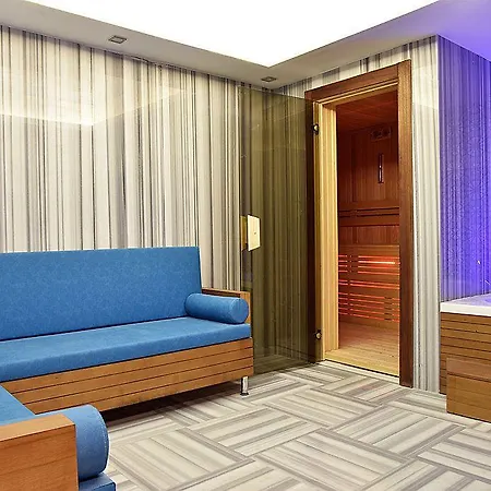 The Elegant Hotel 4*