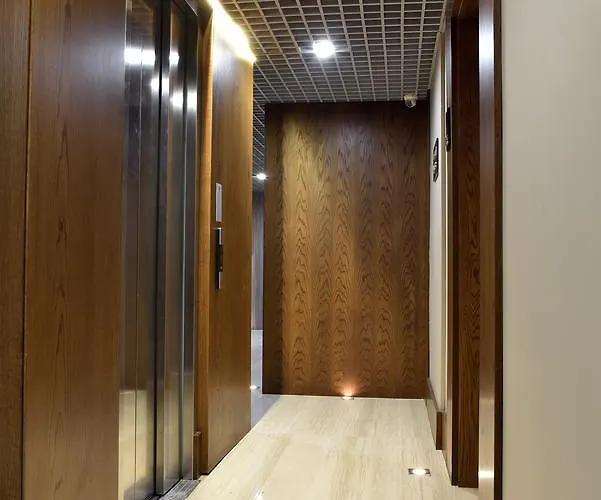 The Elegant Отель